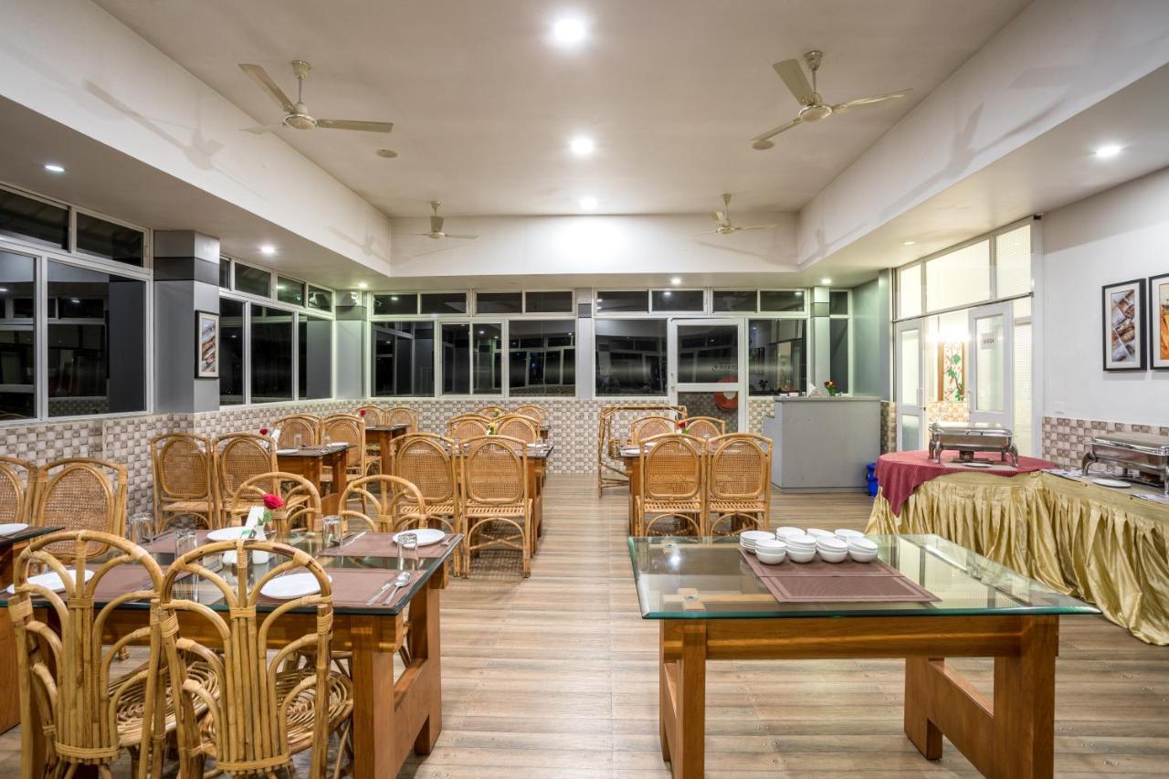 Monsoon Grande Hotel Munnar Exterior foto